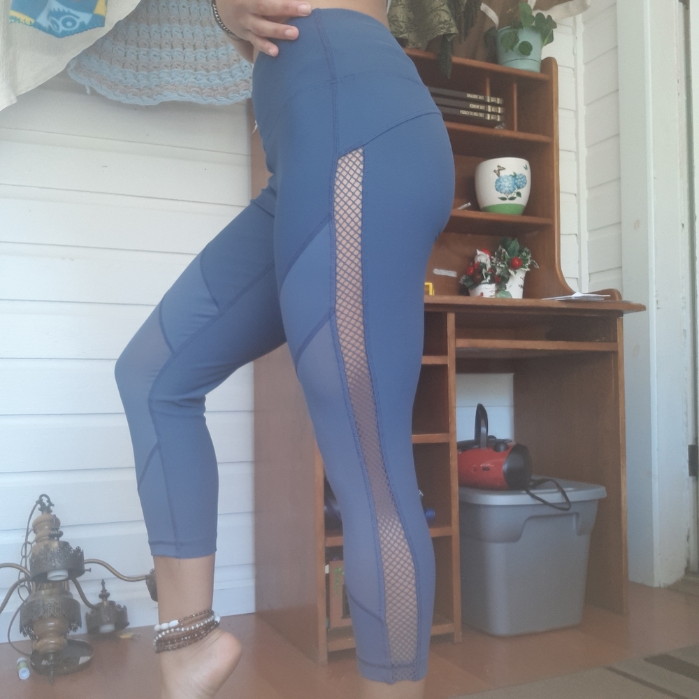 Netted capri gym leggings